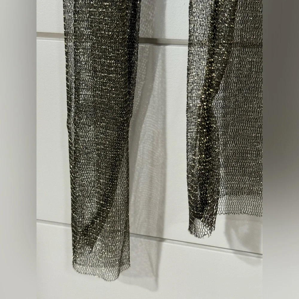 ASOS DESIGN Skinny Long Sleeve T-Shirt in Metallic Mesh w/ Heart Cut Out Size M - Picture 4 of 5